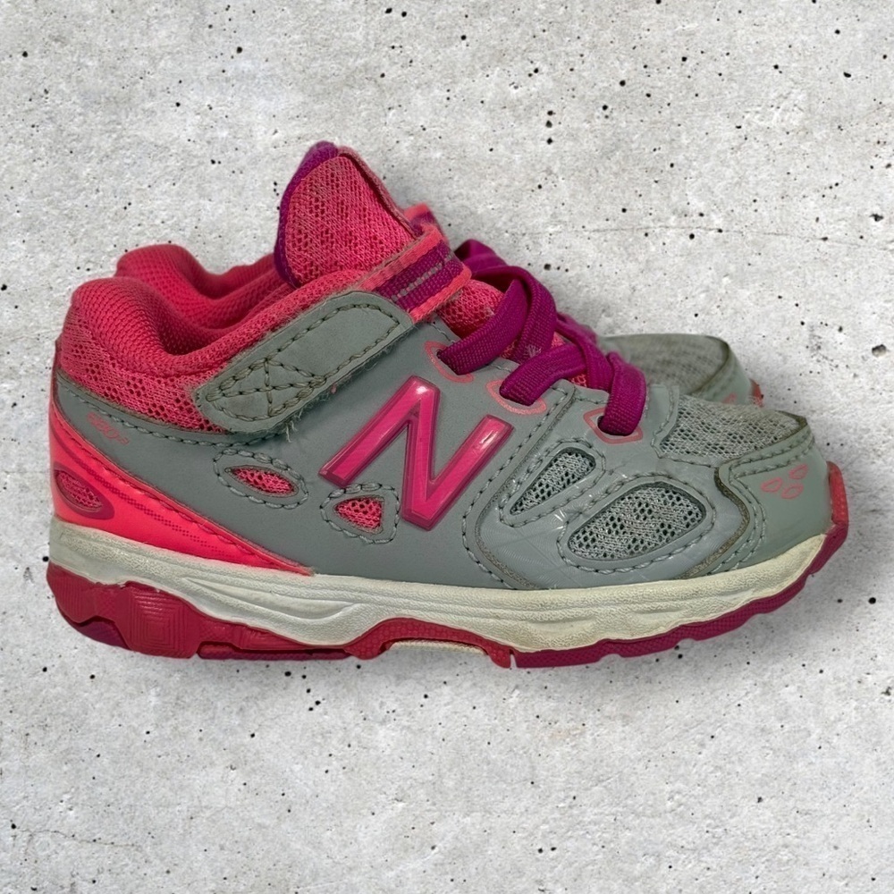 Baby New Balance sneakers size 4